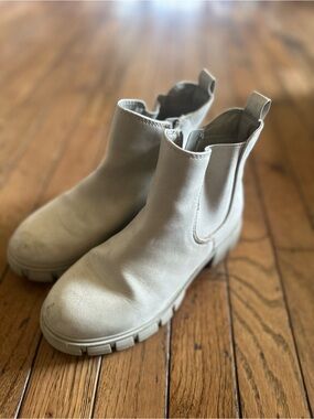 MIA Kids Chelsea Boot in Light Beige